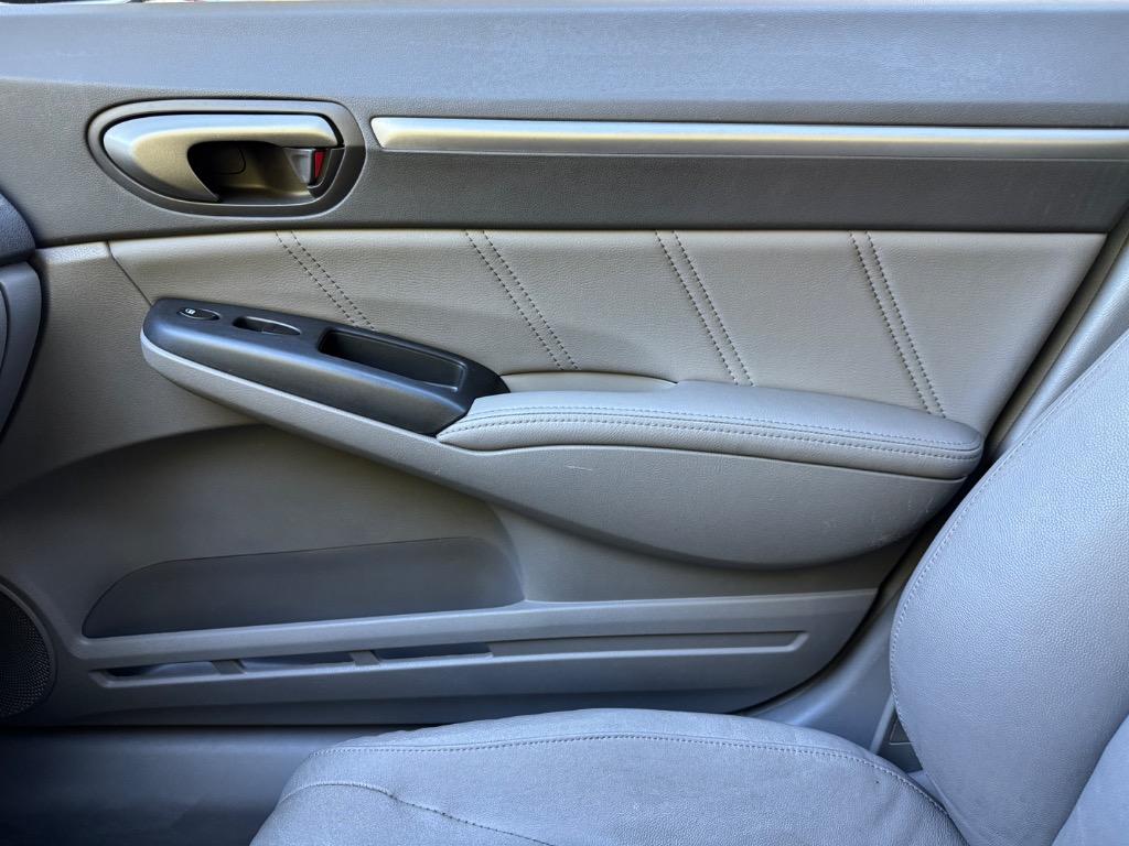 2010 Honda Civic EX-L - Photo 18