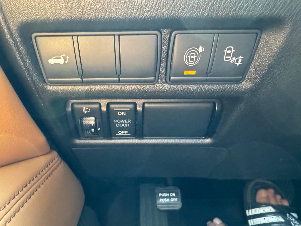 2017 Nissan Armada Platinum - Photo 22