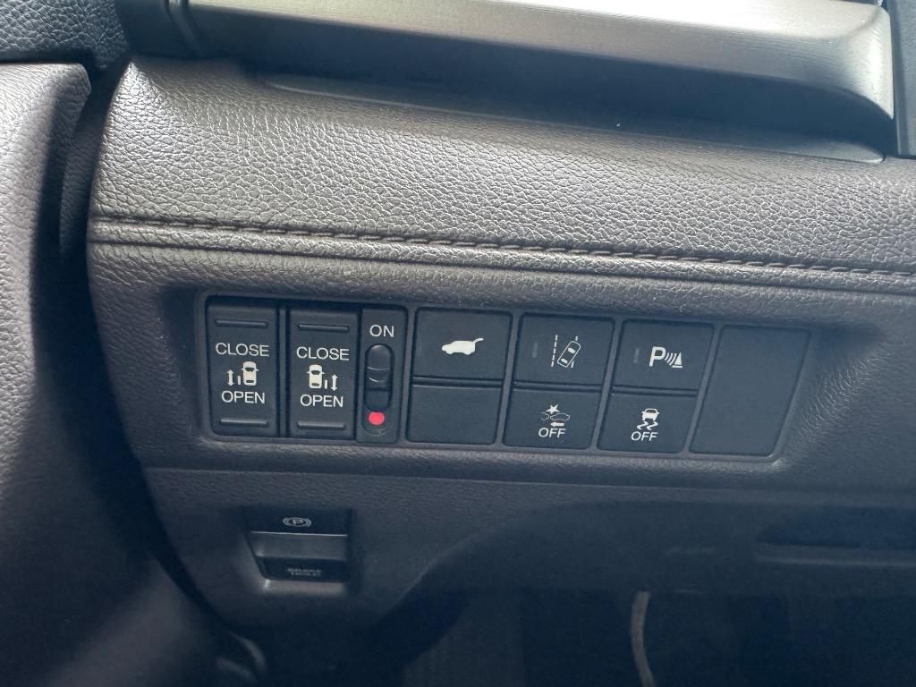 2018 Honda Odyssey Touring - Photo 19